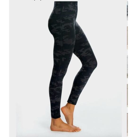 **NWT** SPANX PLUS SIZE LOOK AT ME NOW BLACK CAMO LEGGING - Picture 6 of 10